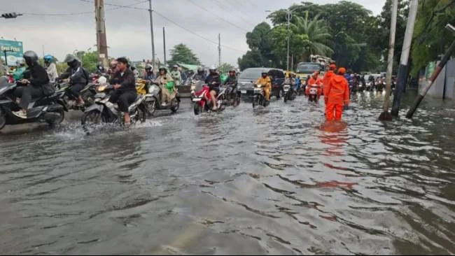 Prabowo Bentuk Tim Kajian Atasi Banjir Jakarta 2026